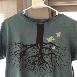 Bird // Tree Graphic T, Size S - Urban Outfitters